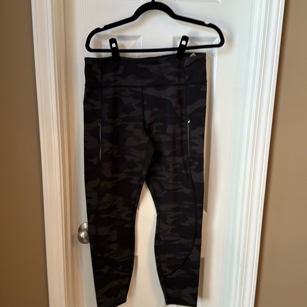 Athleta Rainier Reflective Tight, Size Large